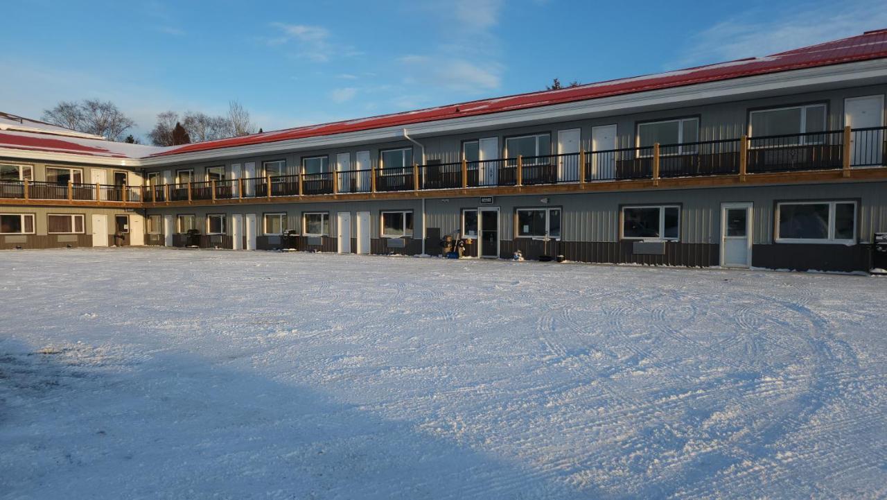 Outdoorsman Motel Wawa Exteriér fotografie