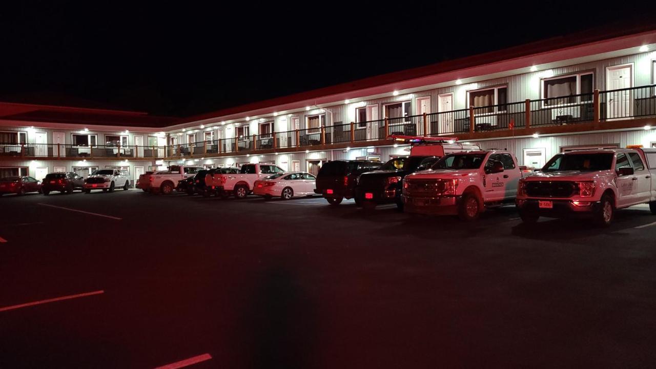 Outdoorsman Motel Wawa Exteriér fotografie